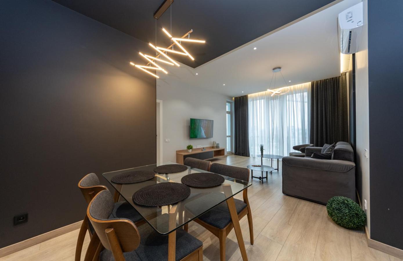 Royal Tower Residence Big Vip Apartment In Center Floor 27 Kiev Eksteriør billede
