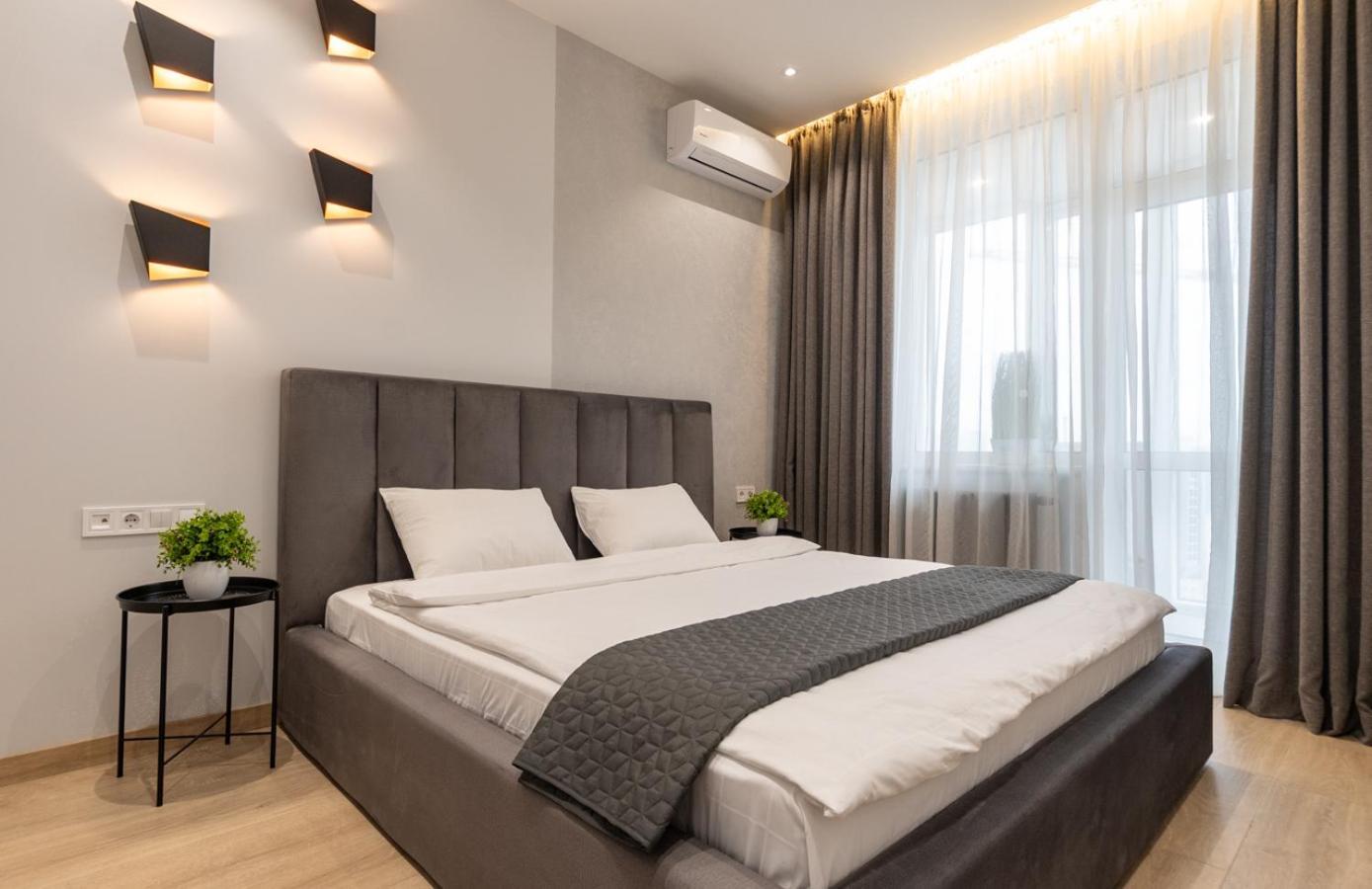 Royal Tower Residence Big Vip Apartment In Center Floor 27 Kiev Eksteriør billede