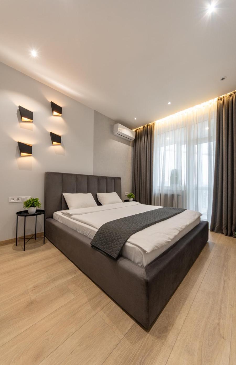 Royal Tower Residence Big Vip Apartment In Center Floor 27 Kiev Eksteriør billede